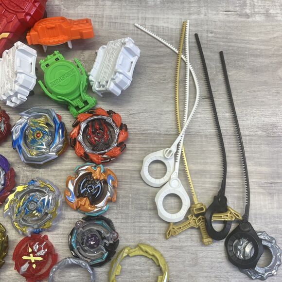 Assorted Large Lot of Beyblade Bay Blades Launchers Parts Metal & Plastic - Picture 12 of 14